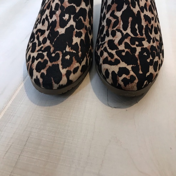 SOLD| Kenneth Cole Reaction Leopard Booties 8.5M - Picture 5 of 8